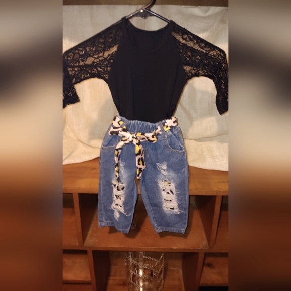 baby girl ripped jeans with cheetah belt and black long sleeve lacey onsy - Picture 3 of 7